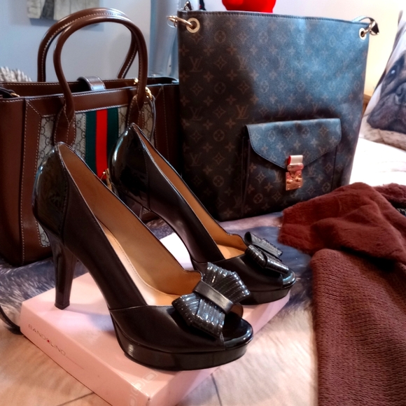 NWOT Chocolate brown shoes - Picture 3 of 10